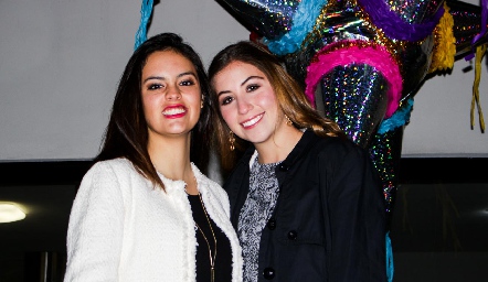  Marthita Ricavar y Regina Morones.
