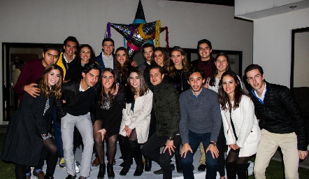  Diego, Regina, Jaime, María, Jaime, Fer, José, Moni, Ale, Rodrigo, Carlos, Natalia, Renata, José, Kevin, Natalia, Marthita y Memo.
