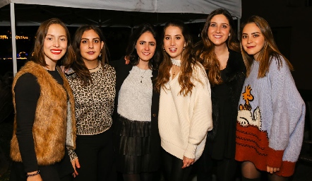  Laura Bravo, Isa Castelo, Pau Aldrett, Mónica Torres, Miriam Díaz Infante y Bárbara Mahbub.
