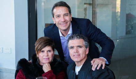  Mauricio Villalobos, Verónica Martínez y Luis Motilla.