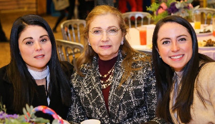  Mónica Macías, Celina Ortiz y Cecilia Garza.