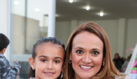  Silvana y su mamá Mónica González.