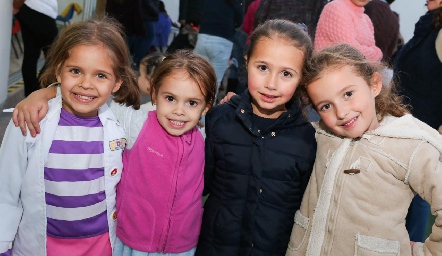  Marce, Andrea, Helena y Regina.