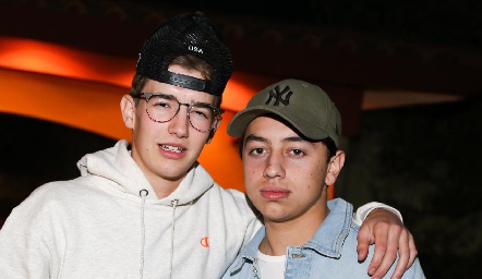  Javier Hernández y Rodrigo Padilla.