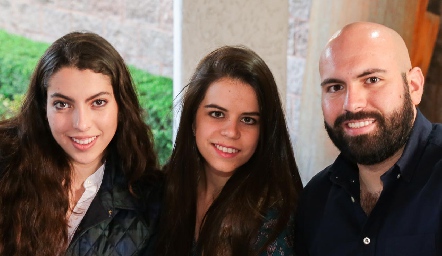  Ángela Gallardo, Regina Diego y Jorge Andrade.