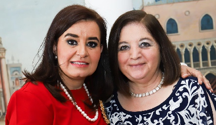  Lety y Carmen Pérez.