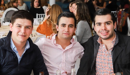  Fernando, Mario y Rodrigo Pérez.