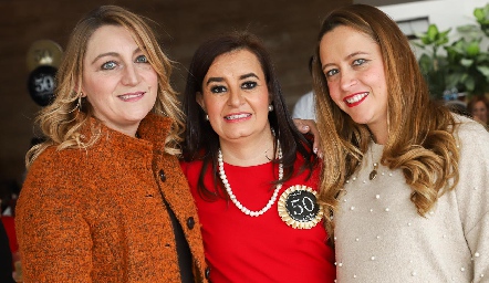  Mildred del Valle, Lety Pérez y Paulina del Valle.