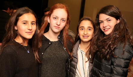 Paulina González, Alejandra Ocaña, Sofía Oliva y Verónica Hernámdez.