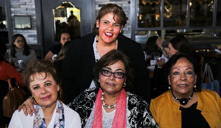  Alejandra Álvarez, María Gutiérrez, Malena Fernández y Carmen Fernández.