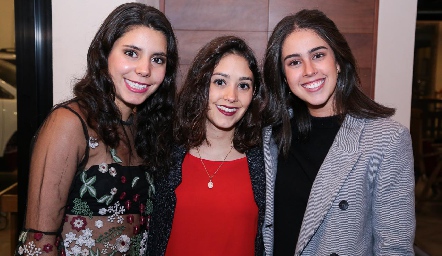  Ilse Lázaro, Paola Díaz y Natalia Navarro.