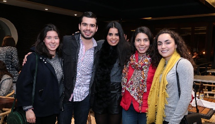  Montse Del Valle, Rodrigo Pérez, Marily Tobías, Ilse Lázaro y María Bravo.