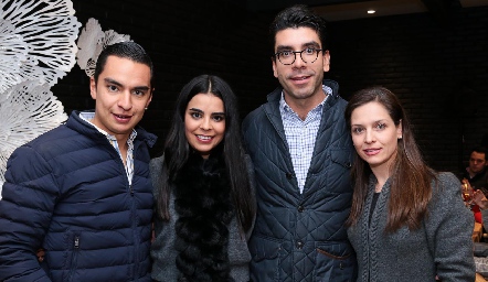  Emilio Payán, Marily Tobías, César Tobías y Maggie Aldrete, organizadores de la despedida.