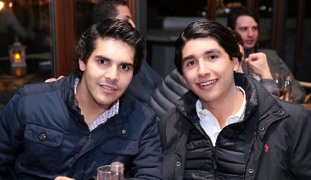  Mauricio y Miguel Tobías.