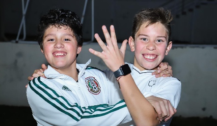  Alejandro y Agustín.