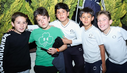  Víctor, Santi, Marcelo, Franco y Agustín.