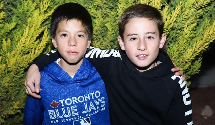  Pedro y Víctor.