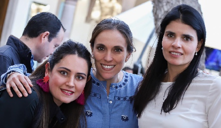  Marcela Zapata, Daniela Llano y Liz García.