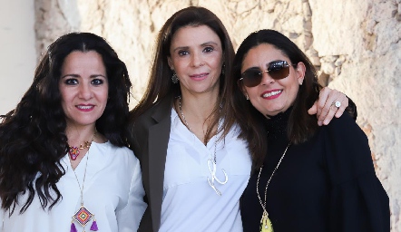  Sindhya Gutiérrez, Lupita Mercado y Rocío Ortuño.