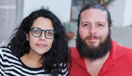  Mariana Nieto y Claudio Aldrete.