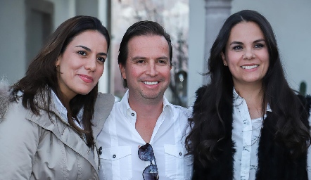  María José Torres, Roberto Mercado y Lorena Aranda.