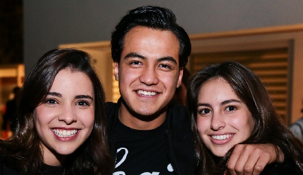  Ceci Valle, Güicho Aguilera y Sara Aguilar.