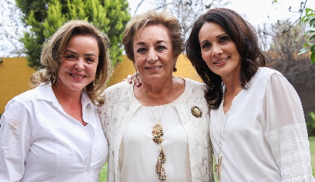  Raquel Contreras, Vicky y Vicky Fernández.
