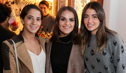  Valentina Gameros, Ana Karen Navarro y Sofía Rojas.
