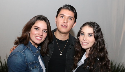  Montse Piñero, Santiago Perafán y Sofía Hernández.