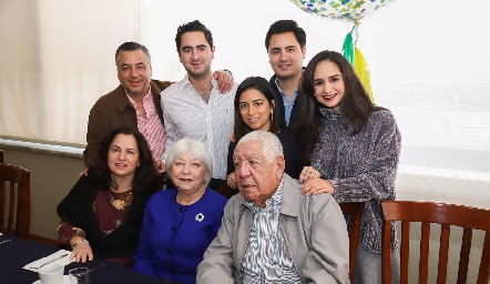 Familia Villasana Ávila con Gladis y Rodrigo Villasana .
