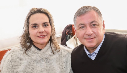  Claudette Mahbub y Rodrigo Villasana.