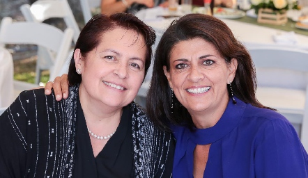  Guadalupe Fernández y Pilar Lázaro.