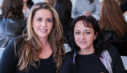  Erika Rodríguez y Patricia Jara.