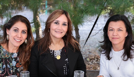 Selene Lara, Gina García y Anita Aguilar.
