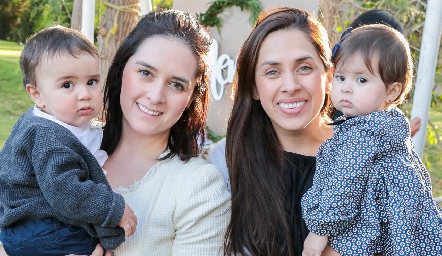  Santiago y Gabriela Viramontes, Marcela Viramontes e Isabela.