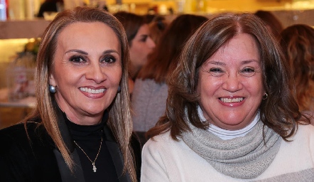  Norma Galarza y Rosa Martha Portales.