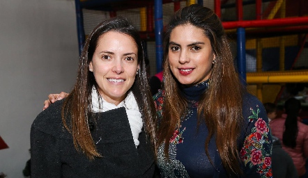  Adriana Medina y Bárbara Berrones.
