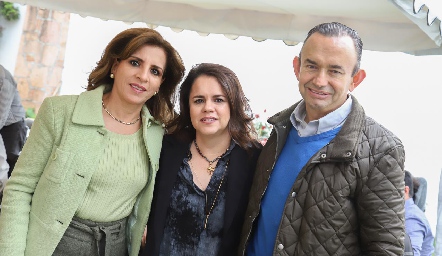  Ana Emelia Tobías, Alma Goldaracena y Alejandro Pérez.