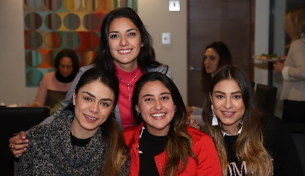  Paulina Rodríguez, Alejandra Rojas, Begoña Paredes y Claudia Rodríguez.