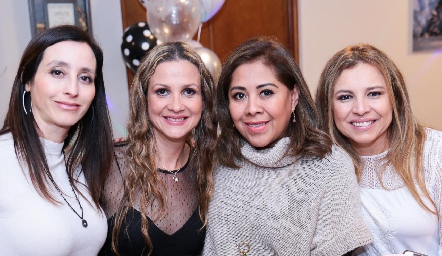  Lourdes Valdés, Aurora Irigoyen, Fabiola Flores y Laura Cruz.