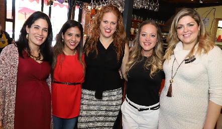  Patricia Vergara, Marilupe Reyna, Elisa Vilet, Jessica Torres y Karla Vilet.