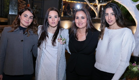  Karla Valdez, Talía González, Greta Valdez y Erika González.
