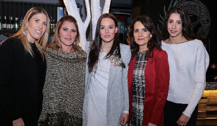  Ashley Buendía, Claudia Pineda, Talía González Mary Carmen López y Erika González.