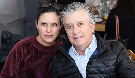 Claudia Martínez y Jorge Gómez.
