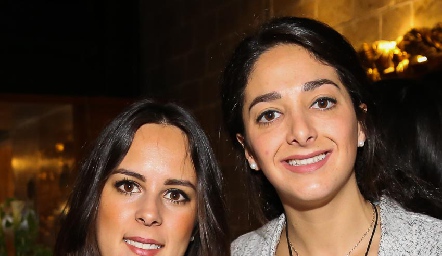  Claudia Antunes e Isa Villanueva.