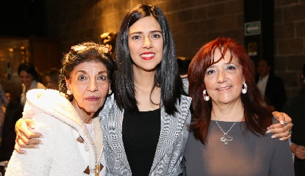  María Elizabeth Iga, Silvia Araiza y Armida César.