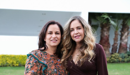  Claudia Ávila y Gaby Serment.