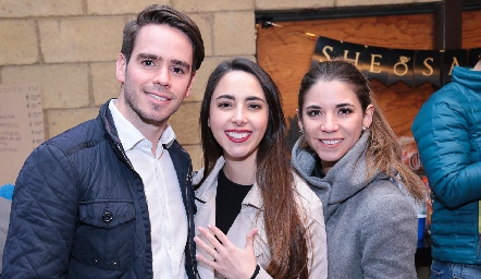  Pollo Álvarez, Lore Cuadra e Isa Álvarez.