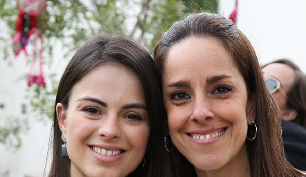  Laura Rodríguez y Paulina Núñez.