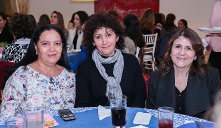  Cristina Meade, Minerva Franco y Norma de Sánchez.